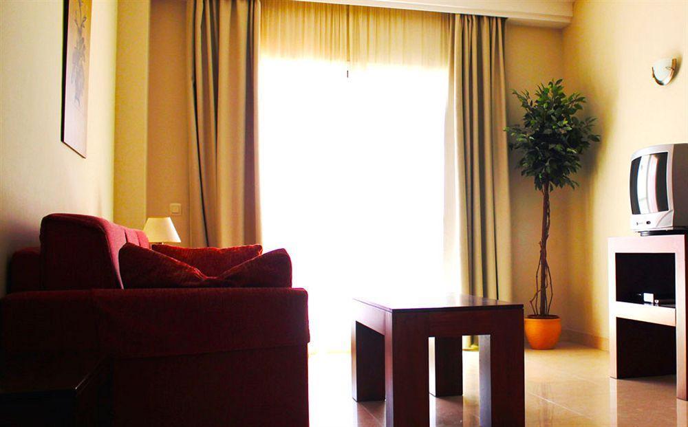 Apartamentos Turisticos Anoreta Рінкон-де-ла-Вікторія Екстер'єр фото
