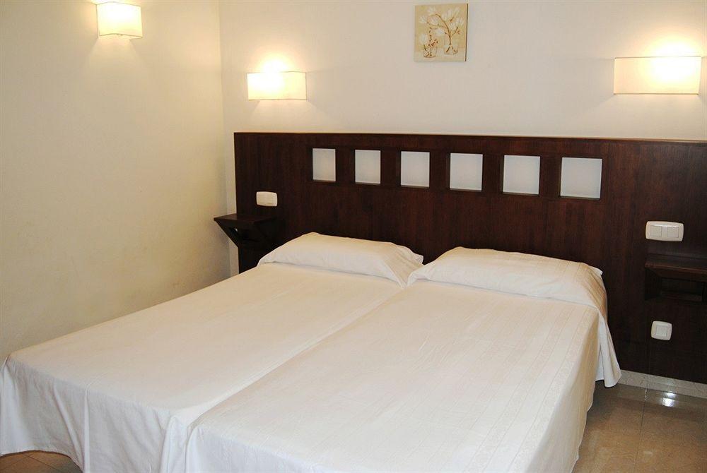 Apartamentos Turisticos Anoreta Рінкон-де-ла-Вікторія Екстер'єр фото