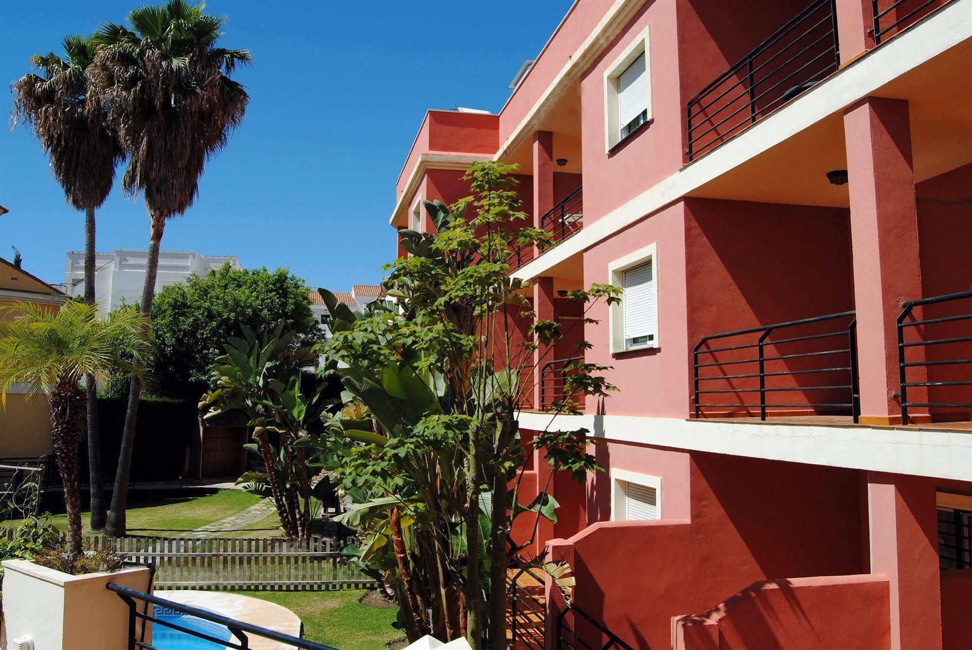 Apartamentos Turisticos Anoreta Рінкон-де-ла-Вікторія Екстер'єр фото